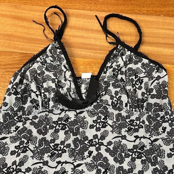 NWOT slips size S  - Picture 3 of 6